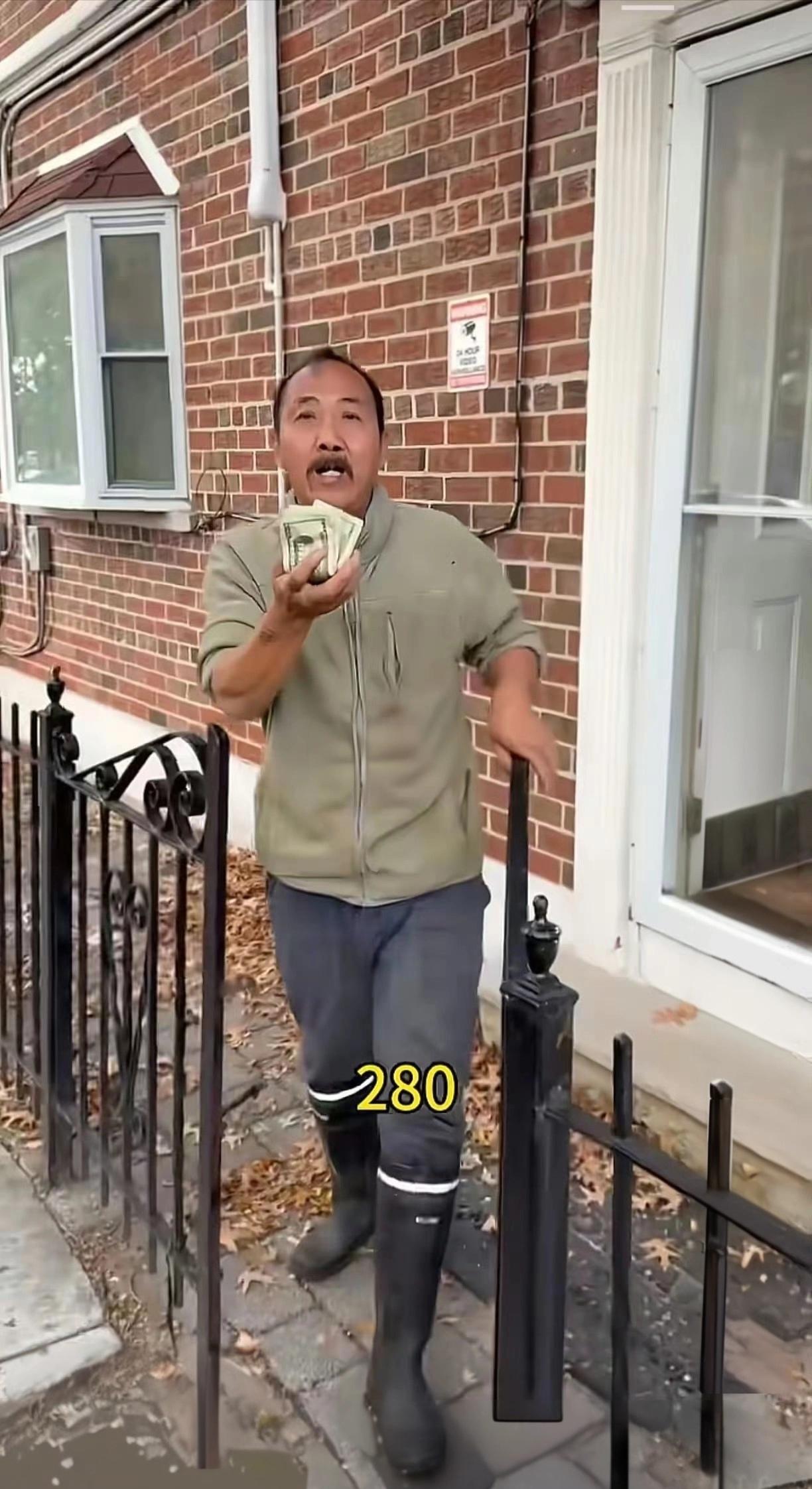 都说美国是穷人的地狱，为什么他在美国通个马桶10分钟就可以挣到280美元？？？