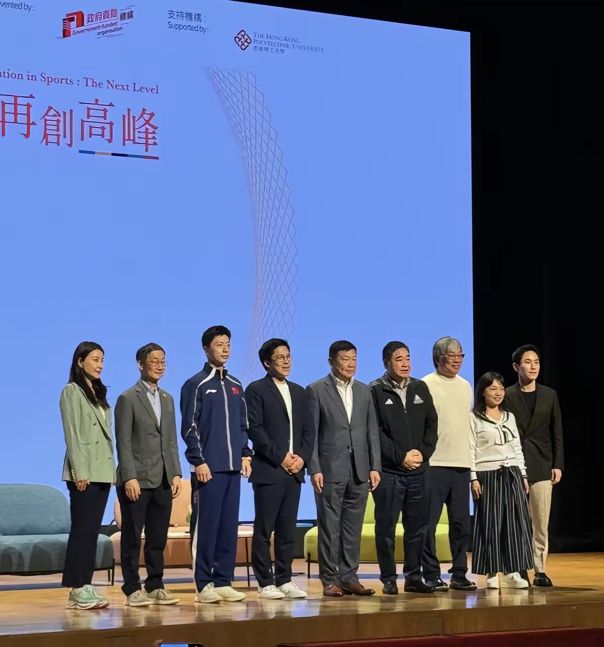 马龙请停止散发魅力，别忘了你可是有家室的人，老婆温柔，还有两个可爱儿子，可别再迷