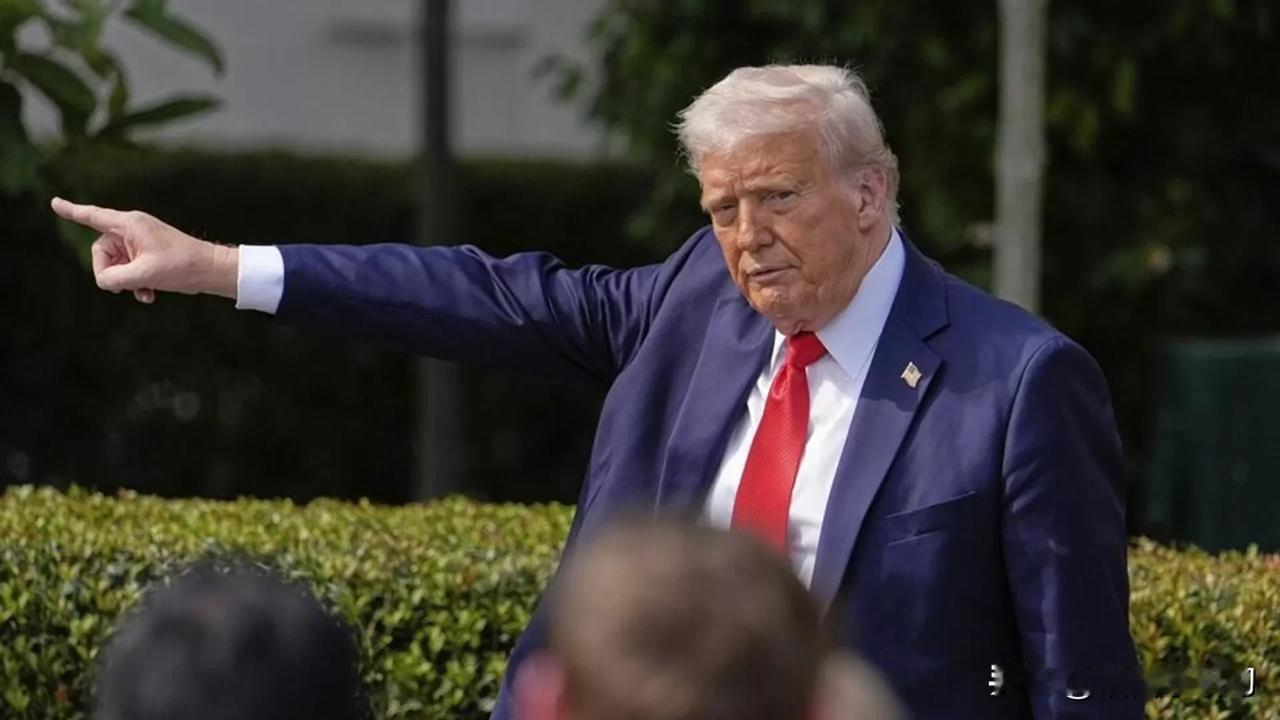 特朗普：美国或降低对华关税，换取中国在稀土和大豆贸易上让步

当地时间 10 月