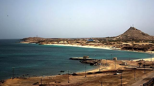 最近霍尔木兹海峡这炮火一响，全球金融圈简直是炸开了锅。


美军这次对伊朗哈尔克