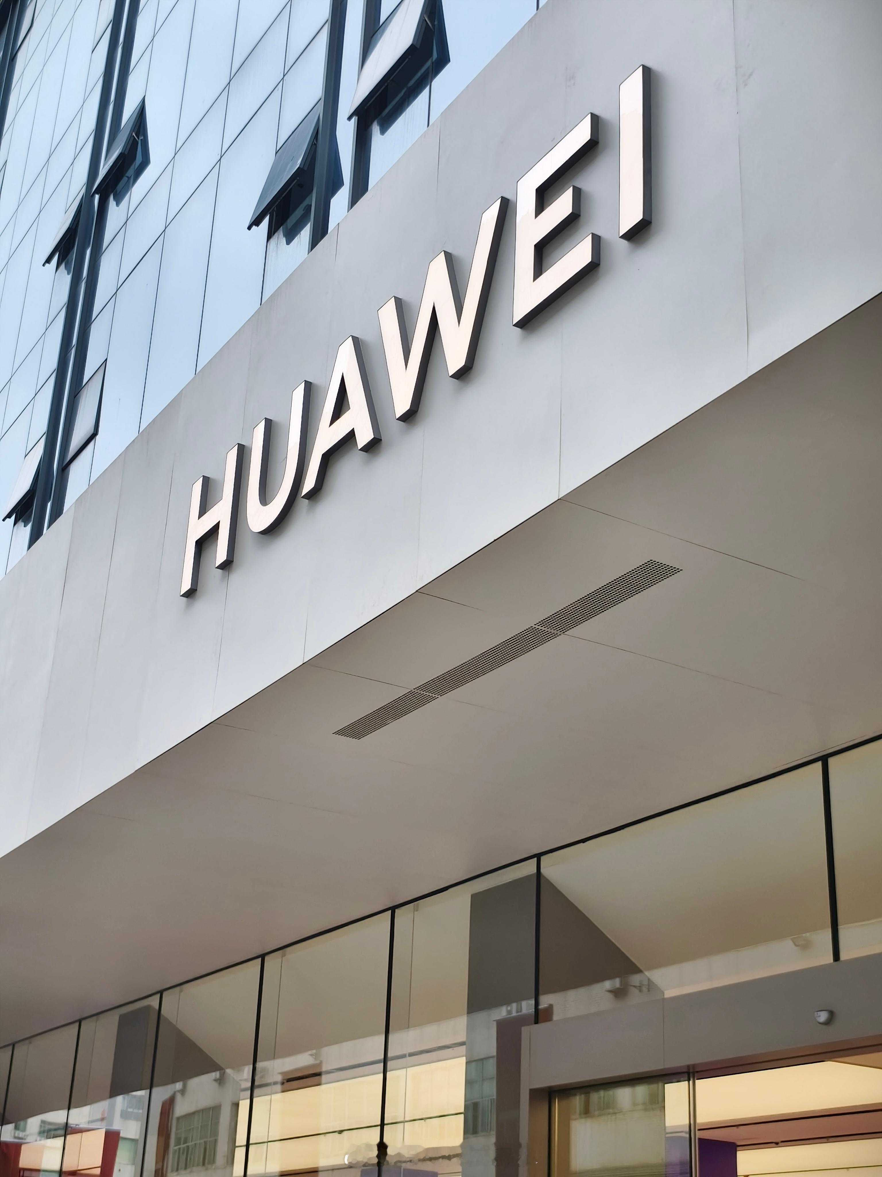 又多一🆕店！今天大早来参加鸿蒙智行超级体验中心•深圳宝运达的盛大开业啦不得不说