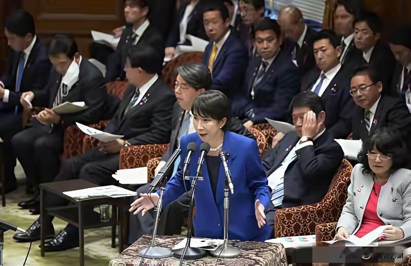 在应待日本的挑衅上，中俄联动，其配合战打得行云流水，相当默契：当中国对日本两用物