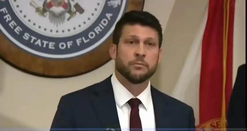 AI居然被立案查了，这可是美国有史以来头一回，当地时间4月21号，美国佛罗里达州