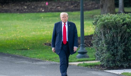 特朗普众叛亲离！盟国拒绝派船护航油轮，专家媒体怒喷入侵伊朗

近期围绕伊朗与美国