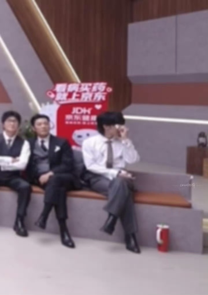茶花开了把王赫野唱抽泣了茶花开了唱哭王赫野披荆斩棘家人永远是心底的软肋，披荆斩棘