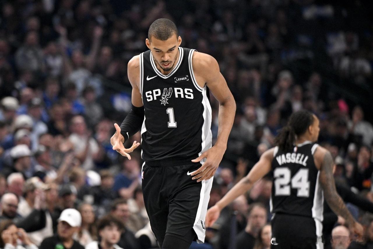 2月16日 近日，NBA名宿德怀特·霍华德接受了克罗地亚媒体的采访。谈到本赛季的