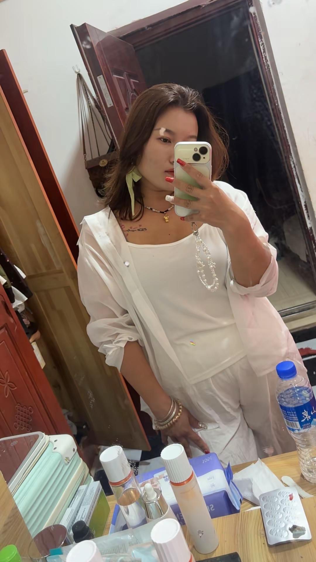 又要漂亮身材好，又要懂事没脾气，又要不嫌贫爱富，天上的太阳你要吗