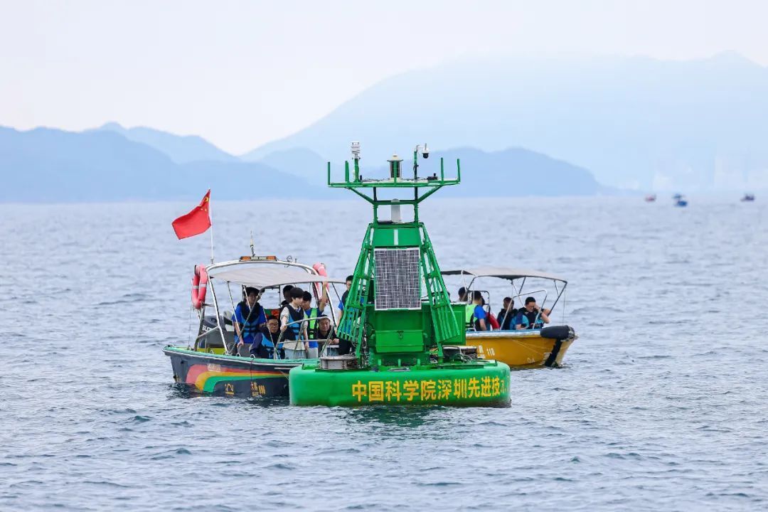 【我国自主研制波浪能海洋生态监测浮标投入使用】由中国科学院深圳先进技术研究院联合