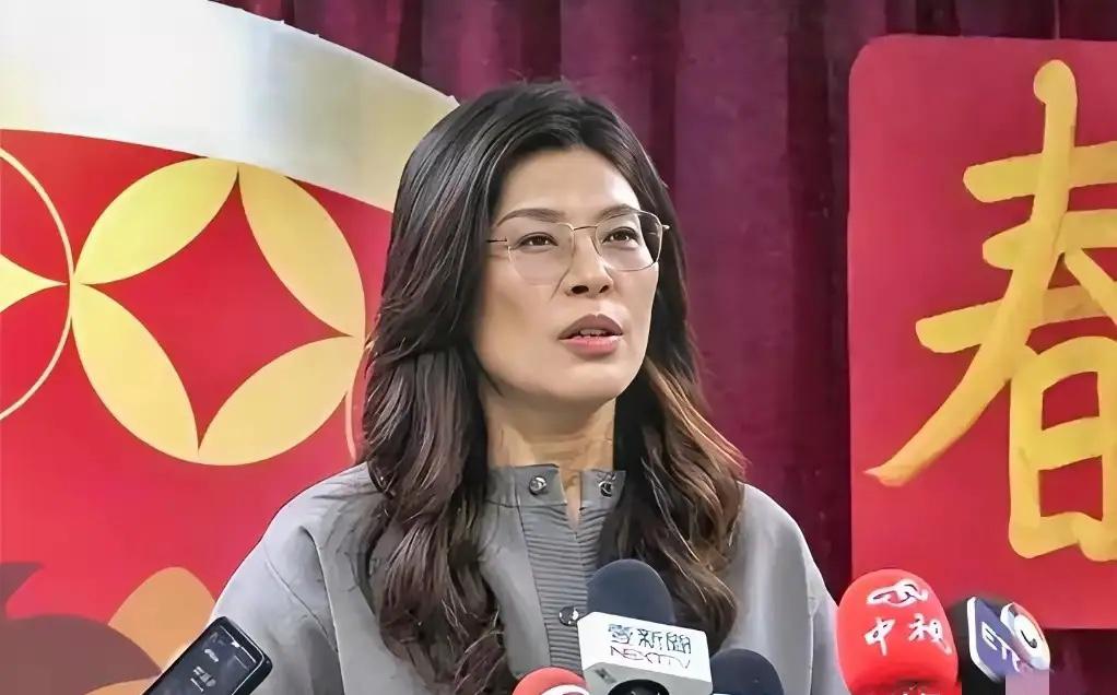 郑丽文表示说：
我父亲并不是1949年来到台湾的，是在50年代经过金三角来到台湾