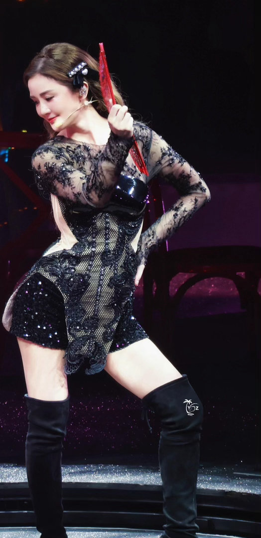 杨九郎听到阿Sa要来的反应阿sa是杨九郎初代女神杨九郎听到阿Sa要来，整个人肉眼