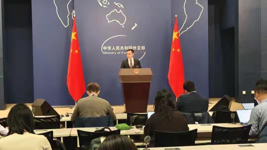立陶宛新总理表现出想要修复关系的信号后，中国是否会同立陶宛恢复关系，或者需要在什