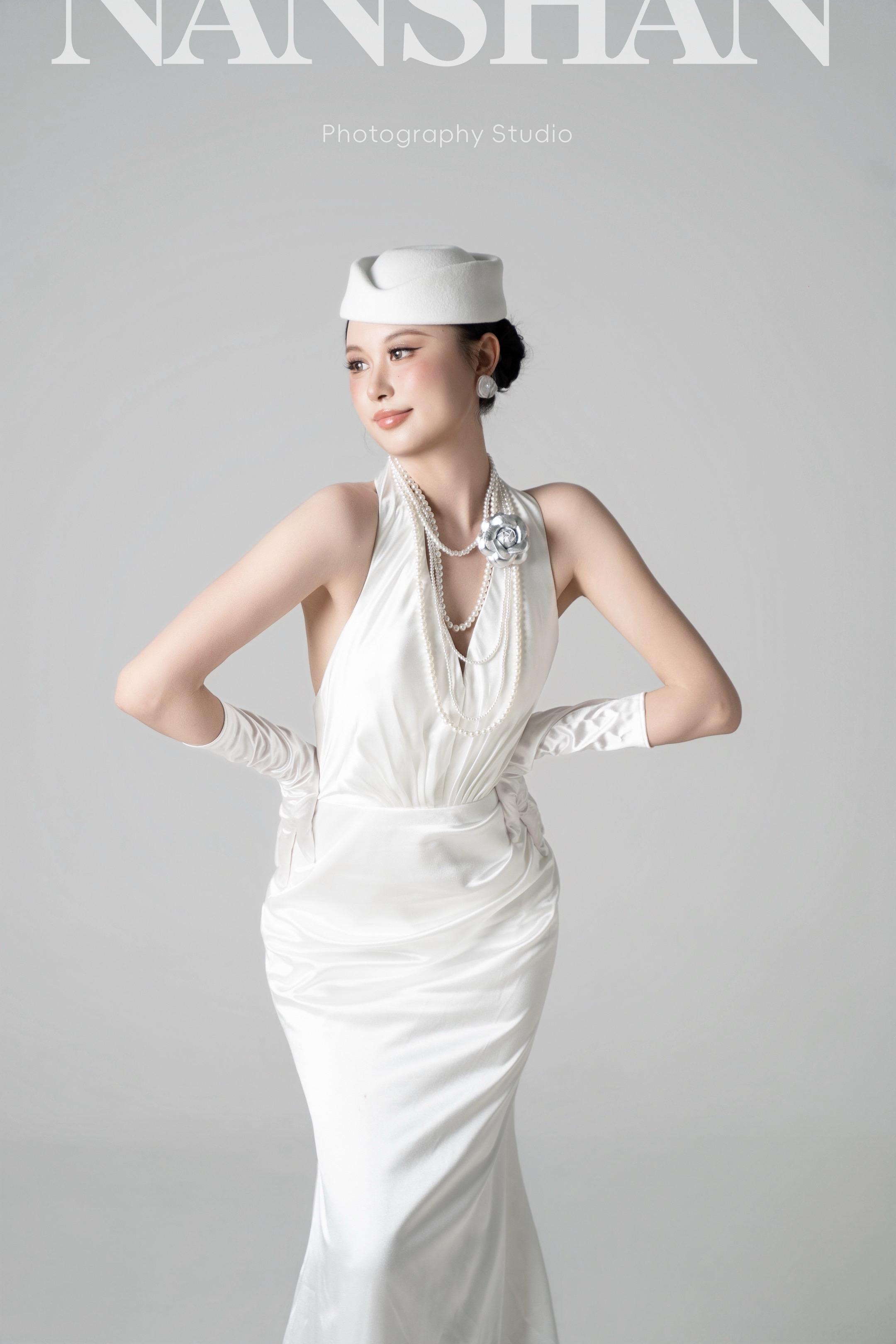 “只能说太权威啦”Jennie同款白色系小香风韩杂写真