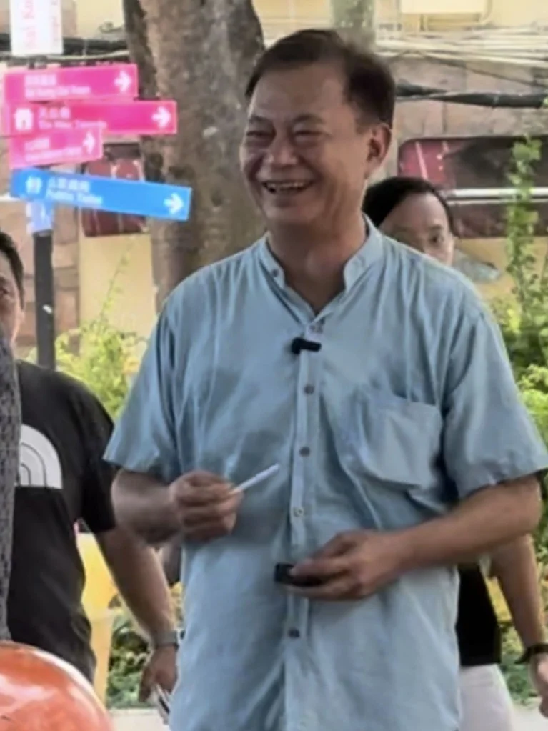 66岁港星酷热开工衣服湿透！靠种地身家过亿