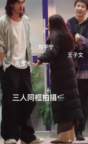 王子文的身高真的不像150啊！ 以前王子文每一次出来 都有人说她矮，说她不到一米