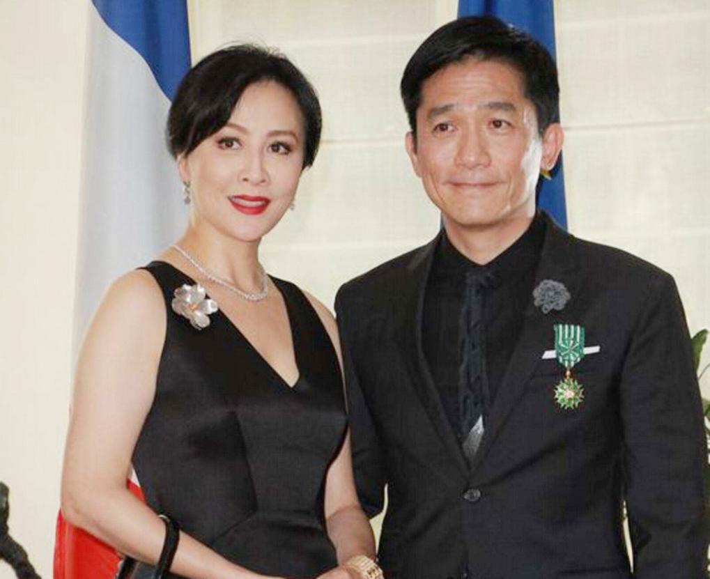 娱乐圈中5对明星夫妻，相处模式十分奇葩。换成普通人，都是很难接受。

第一对：付