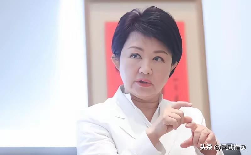 在美国的时候，台海、安全、军购，卢秀燕什么都敢讲；飞机一落台湾，画风全变，满口城