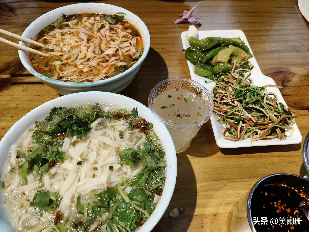 今天去兰州新区看向日葵花海，看完以后又去附近给车充了电，发现了兰州新区百花超充站