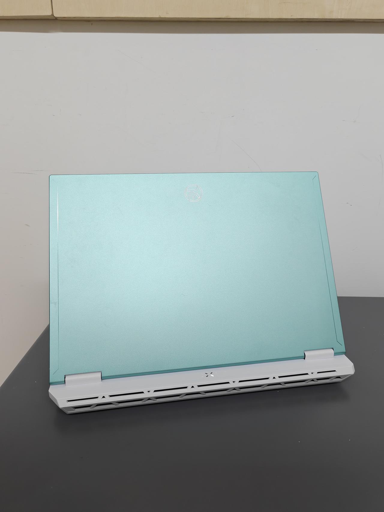 苹果Macbook涨这么多嘛？难受啊

看了下苹果涨价的情况，MacBook A