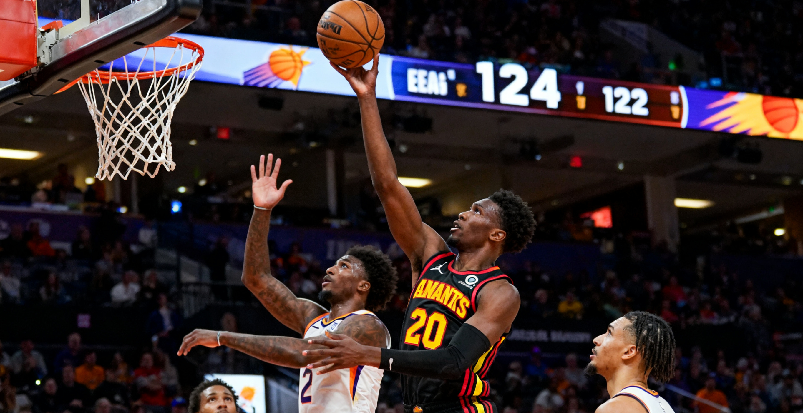 老鹰124 - 122太阳：老鹰上演大逆转，在最多落后22分的情况下，末节打出4