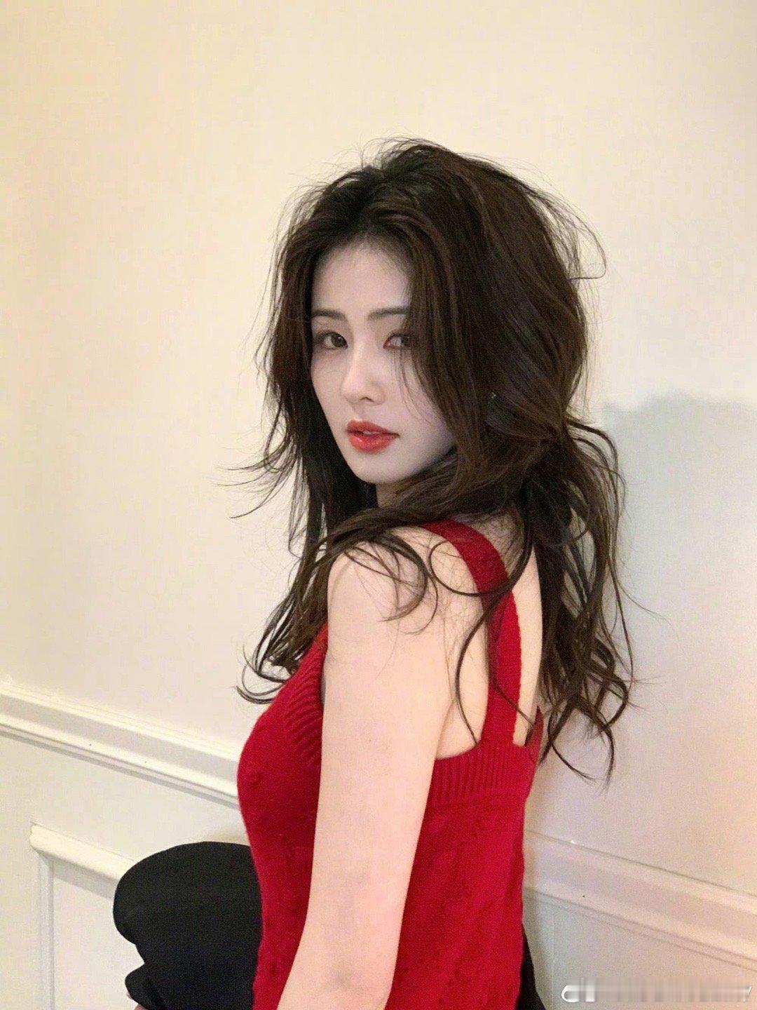 白鹿也不普啊。为什么老被评普女 ​​​