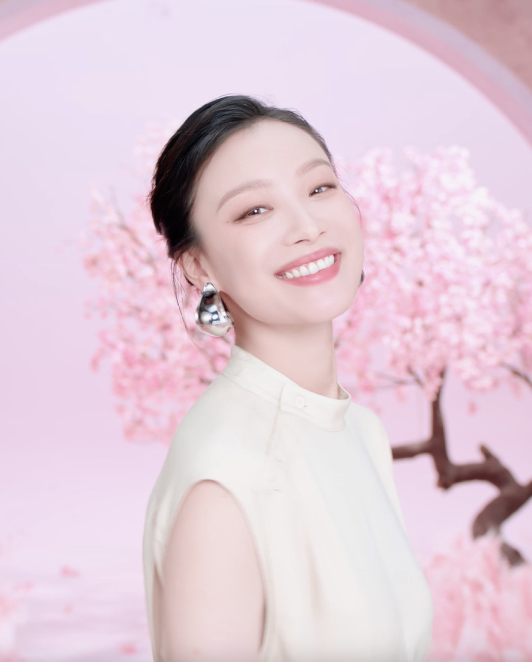 倪妮你要跳舞吗 真的被倪妮跳舞惊艳到，起猛了还以为看错，品牌方这波安排太懂大家心