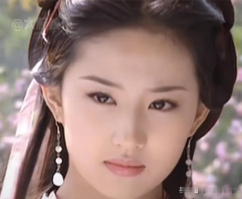 从十几岁蹦到30岁，我感觉都没有变化。神仙姐姐认真营业起来，真的也是没对手，外貌