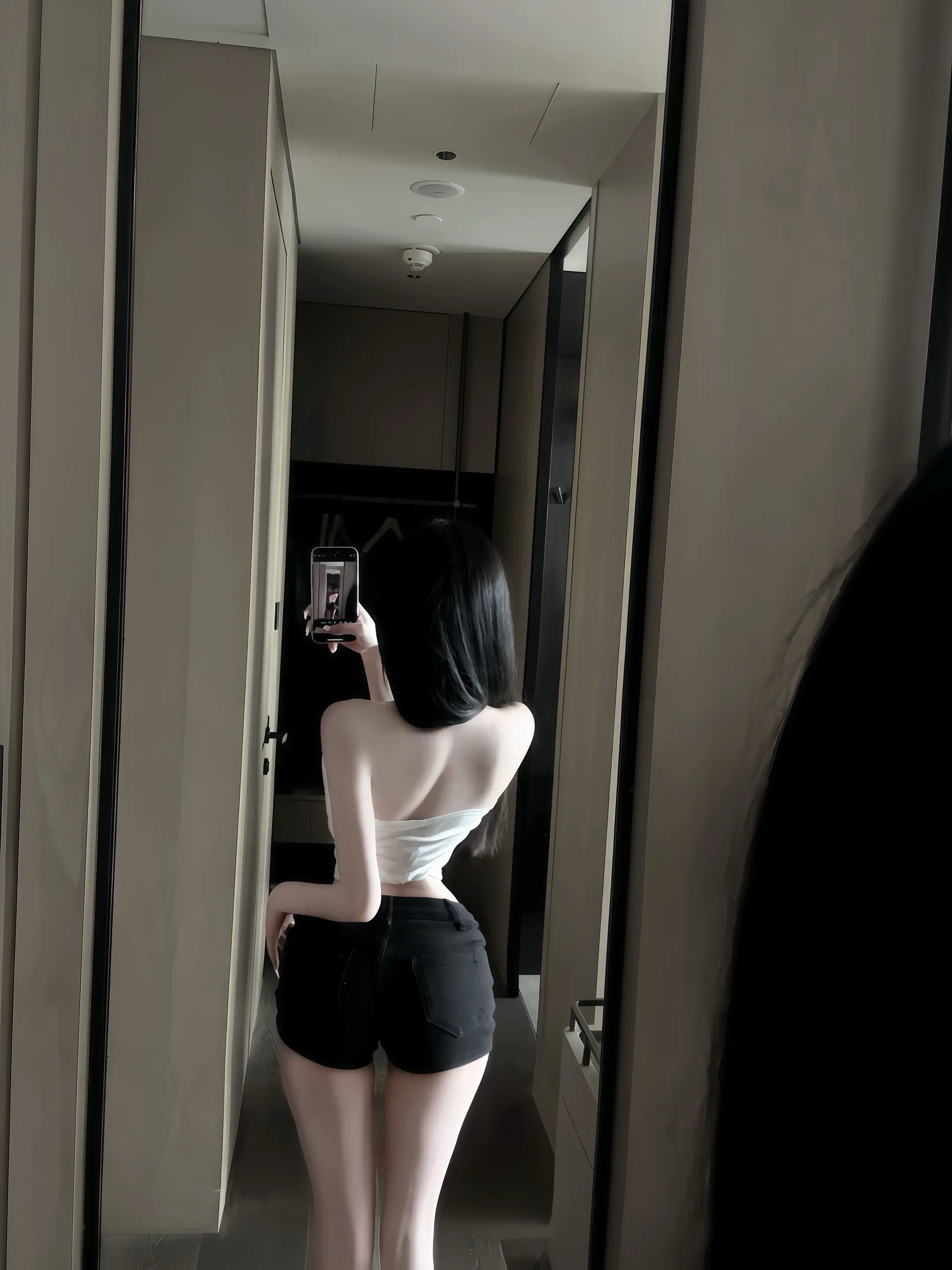 她们说十指连心 我终于分清你松开我的那一刻 痛的是哪里