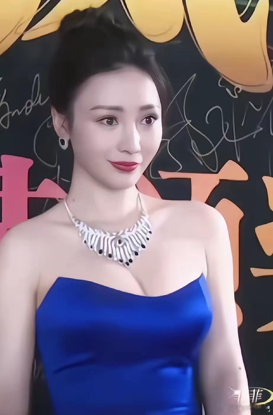 从来不是只有少数人欣赏柳岩的身形气质，其实不少男性都偏爱她这种风格。现年45岁的