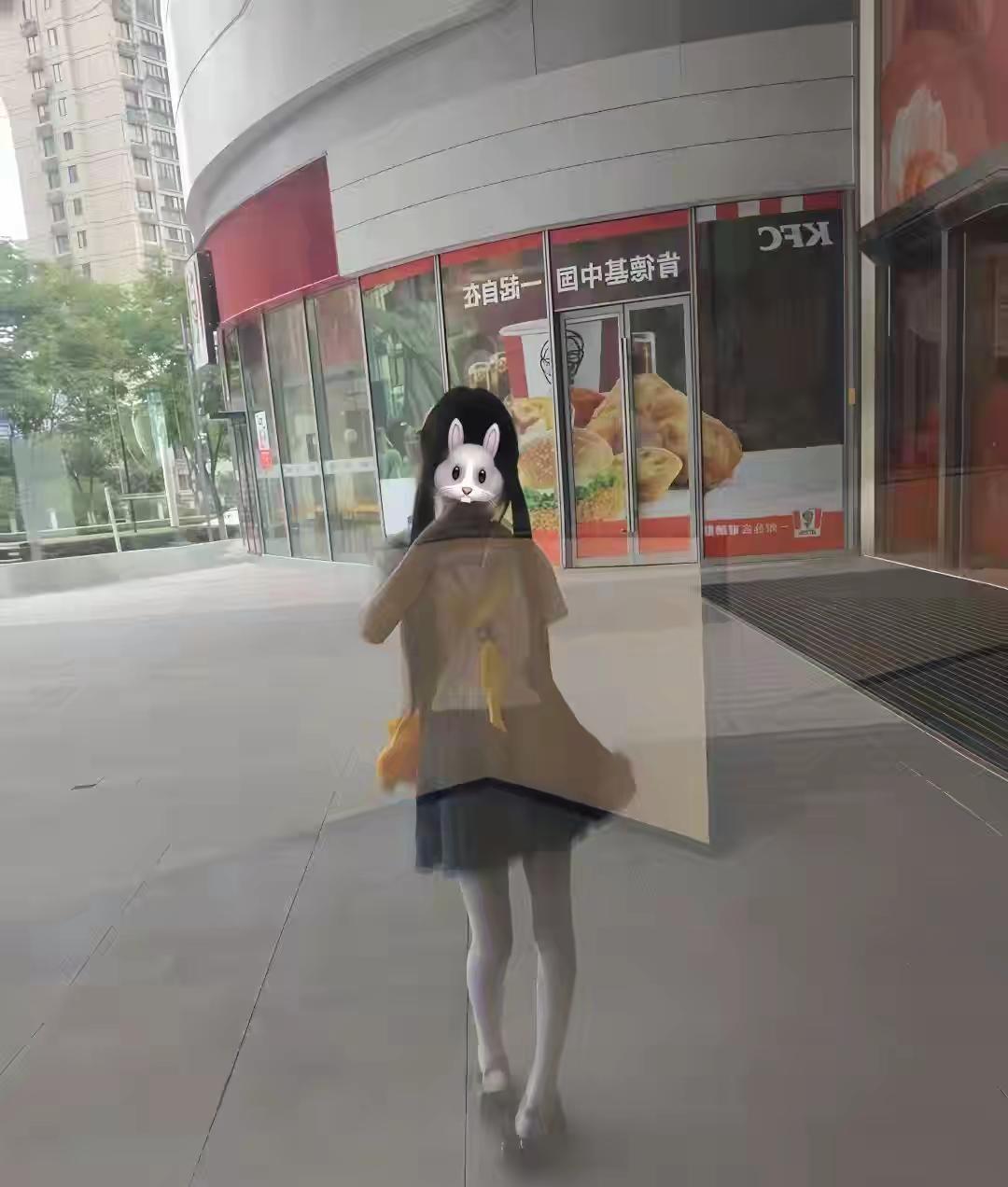 你根本就不知道周潇齐陪了尤咏慈整整15年从高中生活到恋爱同居也是从友谊到相爱每一