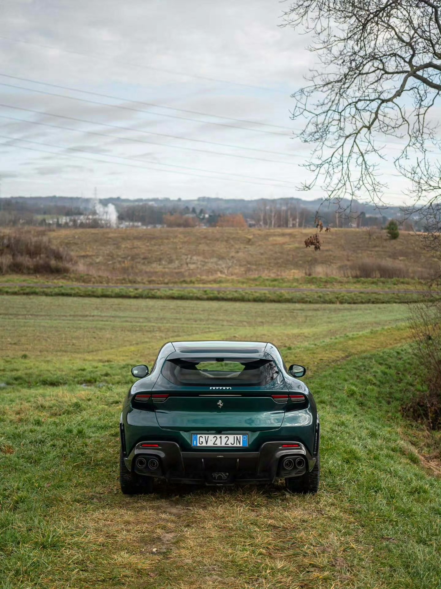 法拉利 Purosangue 