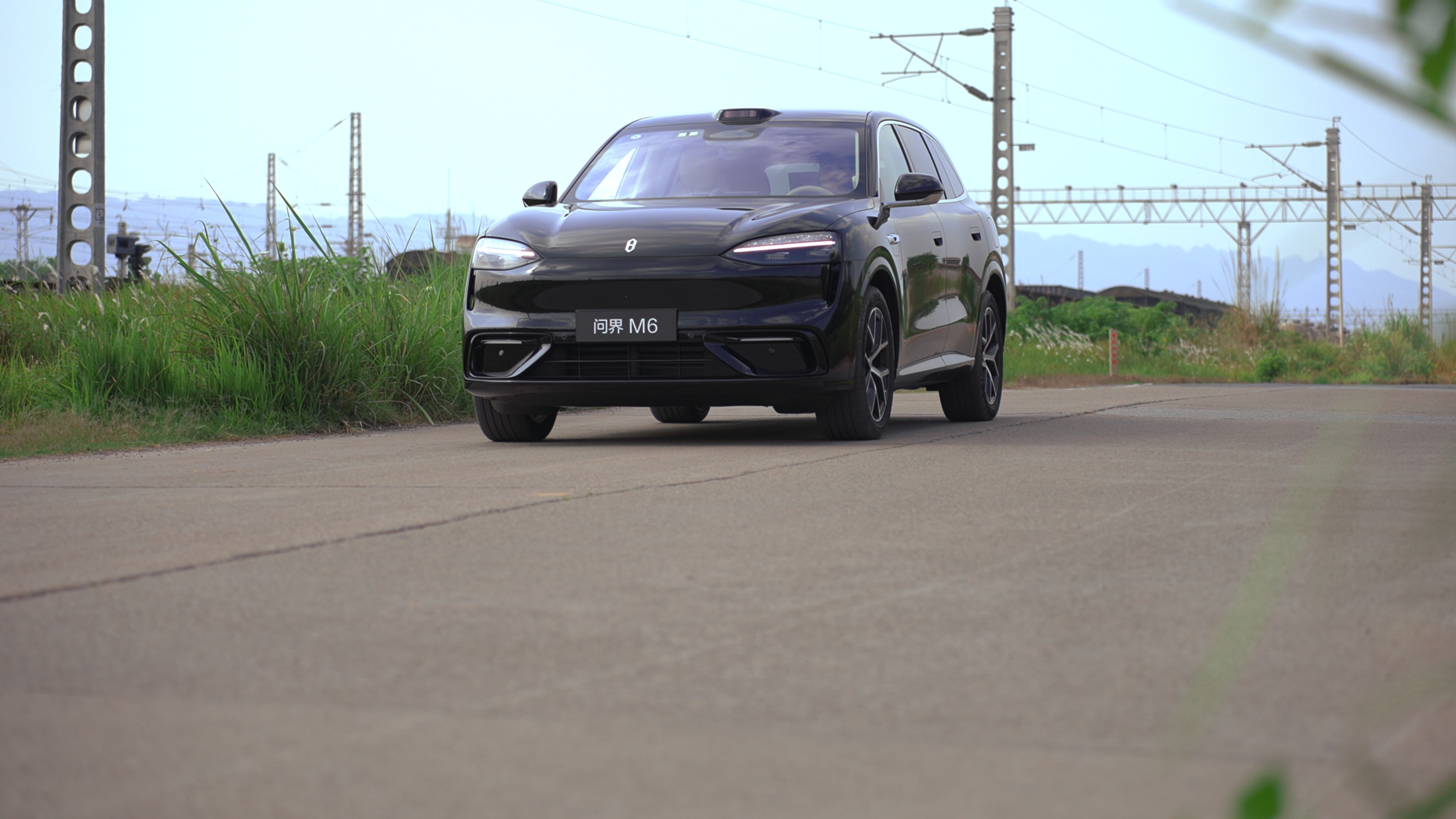 问界M6从上市54天交付突破3万台，到最近一系列的拆车、AEB、NVH和底盘测试