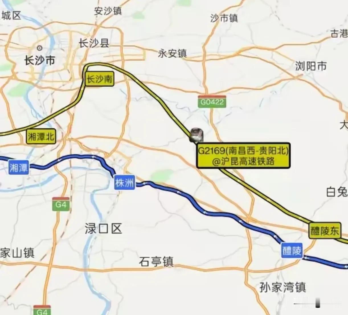 郑州是铁路拉来的城市。有人说，开封那不能建桥，要不然都轮不到郑州。其实那是古代了