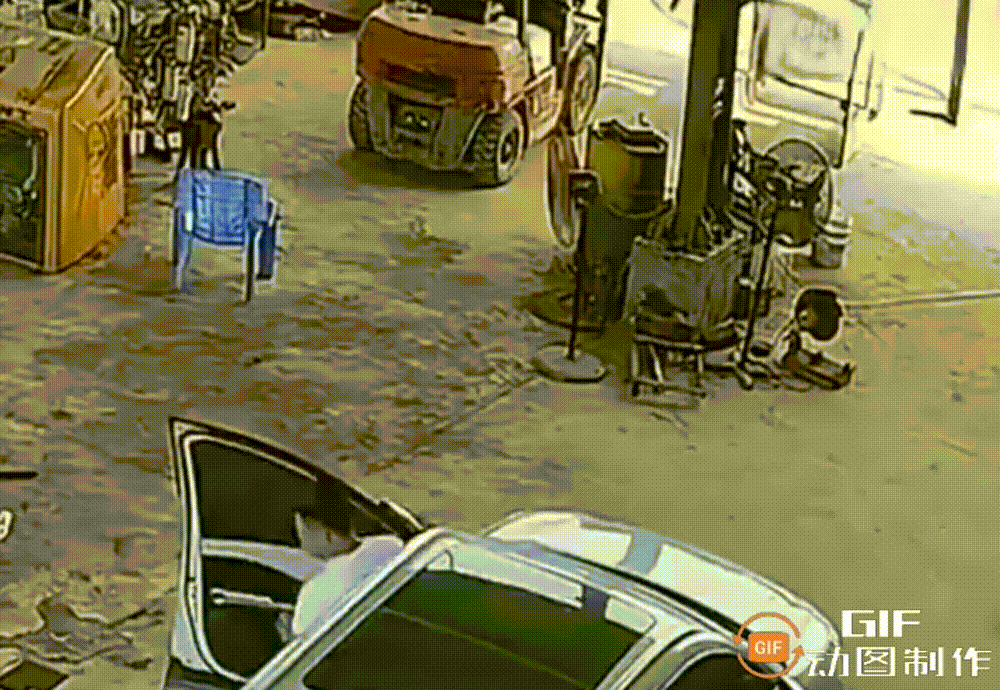 停车切记拉好手刹[狗头]