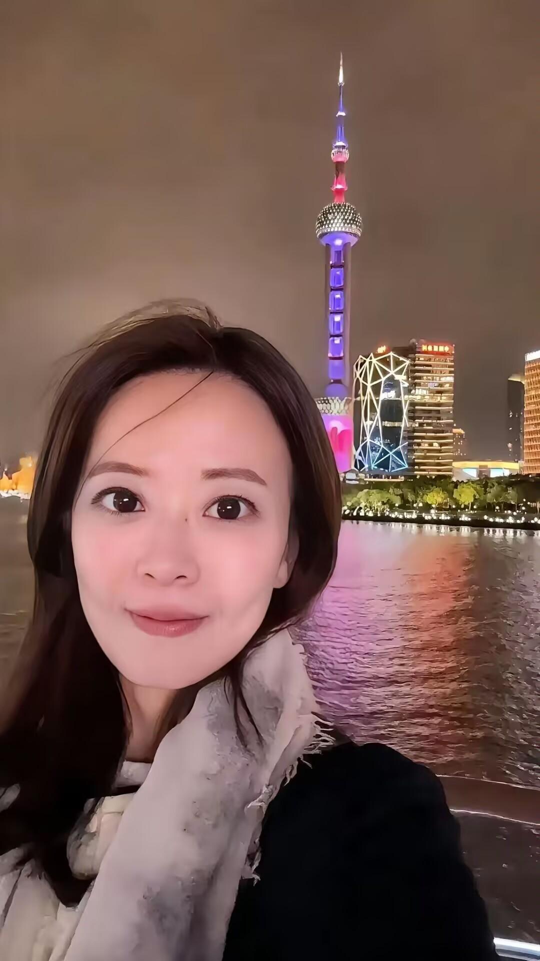 4月8日晚，正随团访陆的国民党发言人江怡臻在社交平台发文称：这是我第一次到上海。