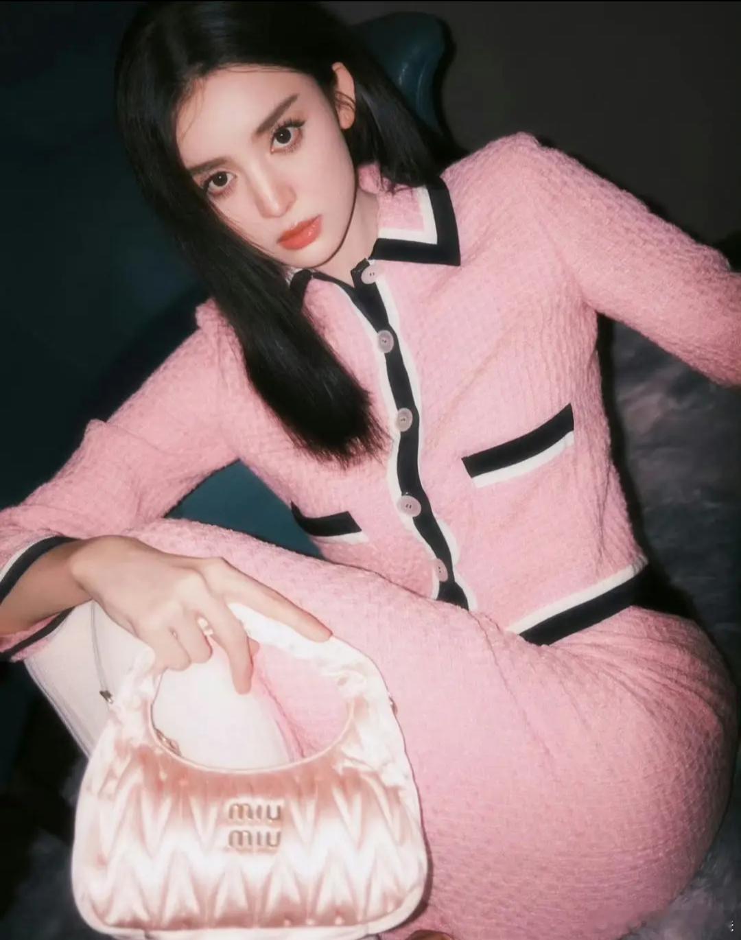 突然发现古力娜扎和miumiu的适配度也挺高的 ​​​