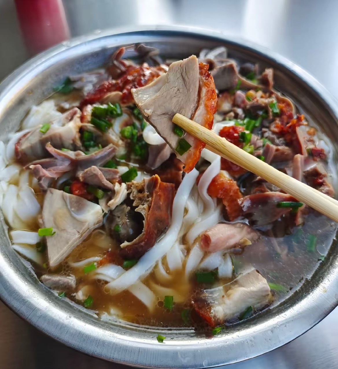 贵港美食贵港蒙公烧鸭粉同城热点创作计划 贵港蒙公镇烧鸭粉，这是真的好吃！ 