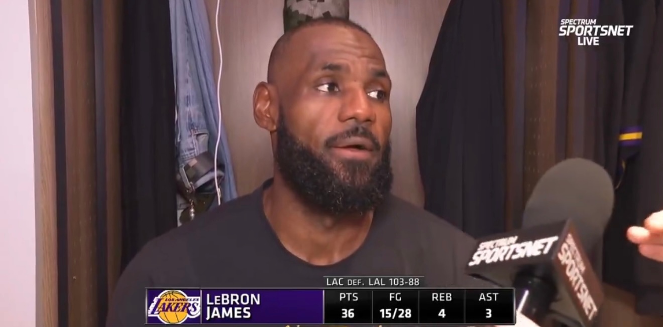 詹姆斯谈裁判：“判罚毫无一致性可言，就是这样。” 