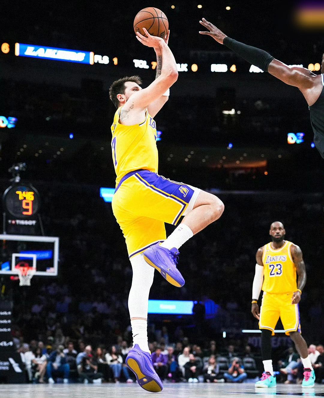 湖人134-126逆转热火！
他们又赢了，八连胜！
东契奇60分，詹姆斯再创历史