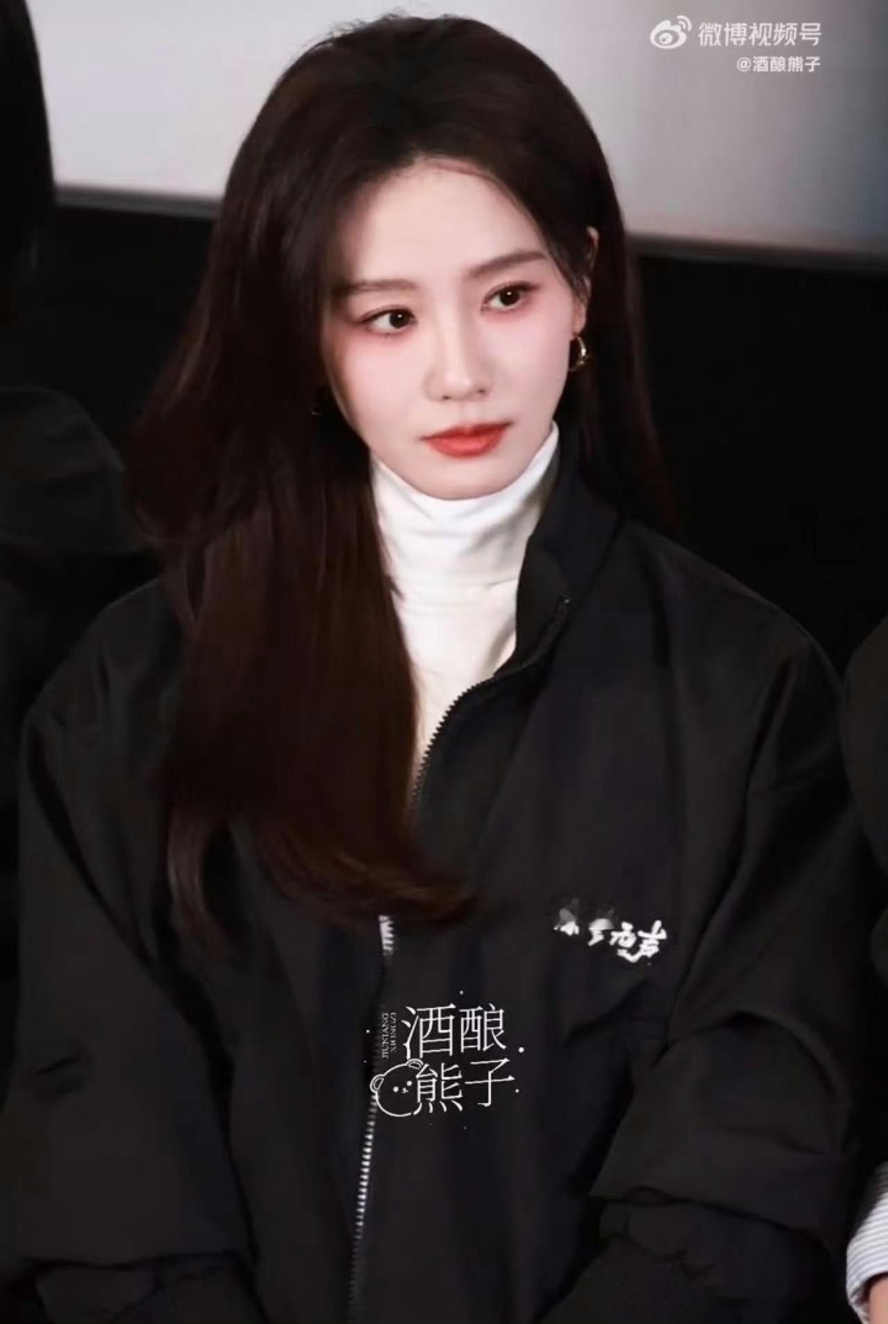 诗幂聚焦电影哈！！！当然  两位美女人品都很好