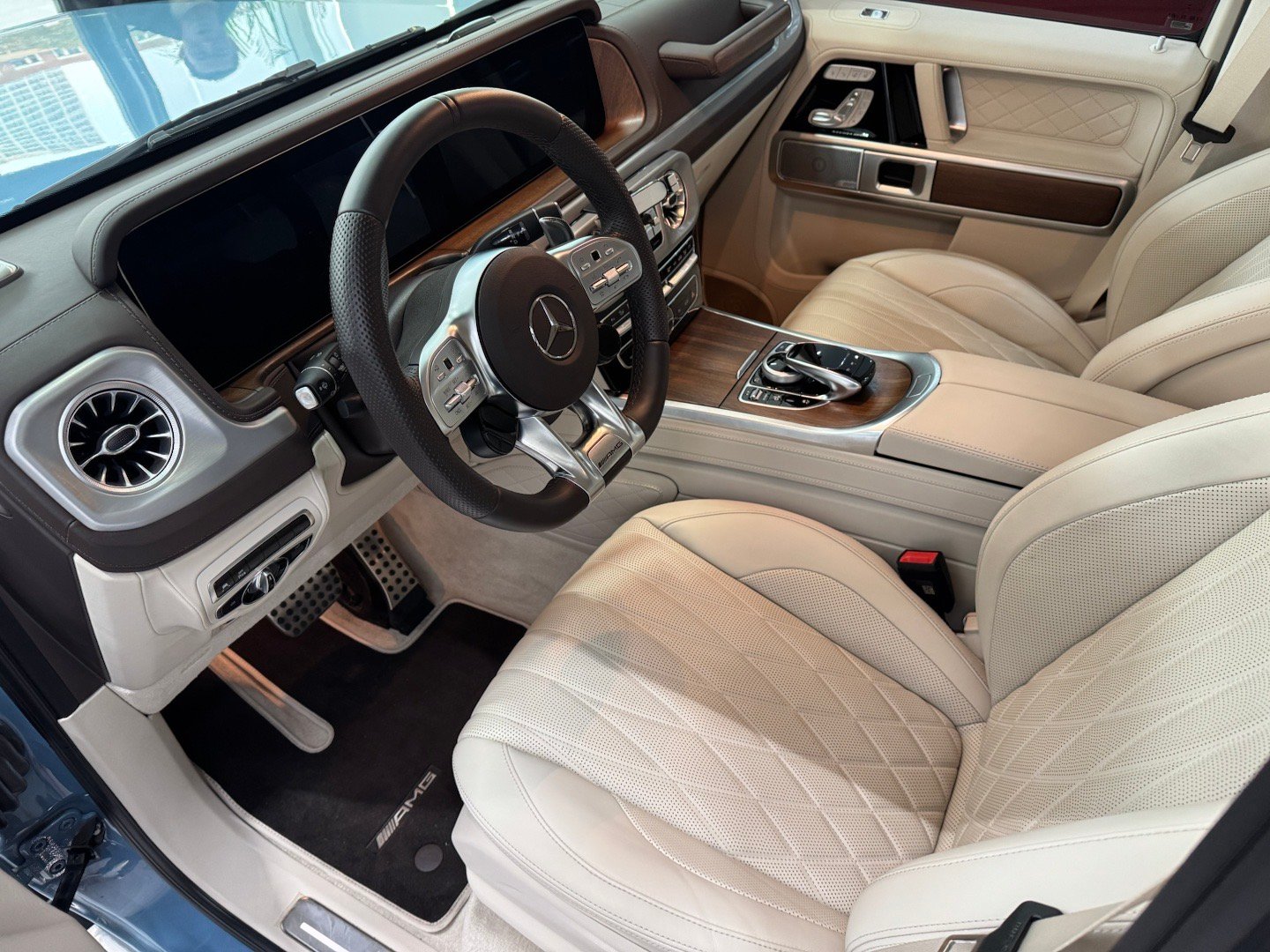 再来一台  有点特别的奔驰G63 AMG 24年瓷器蓝 游艇木限量版  2700