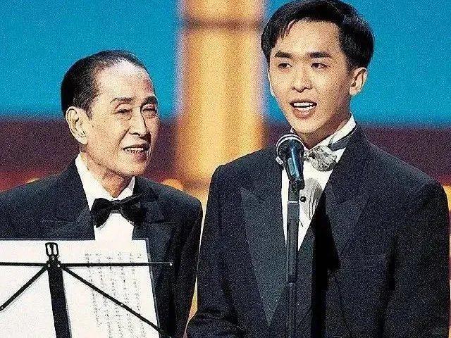 15亿本金存27年，利息赚17亿，果然躺平才是富二代的最佳选择。 

前TVB小