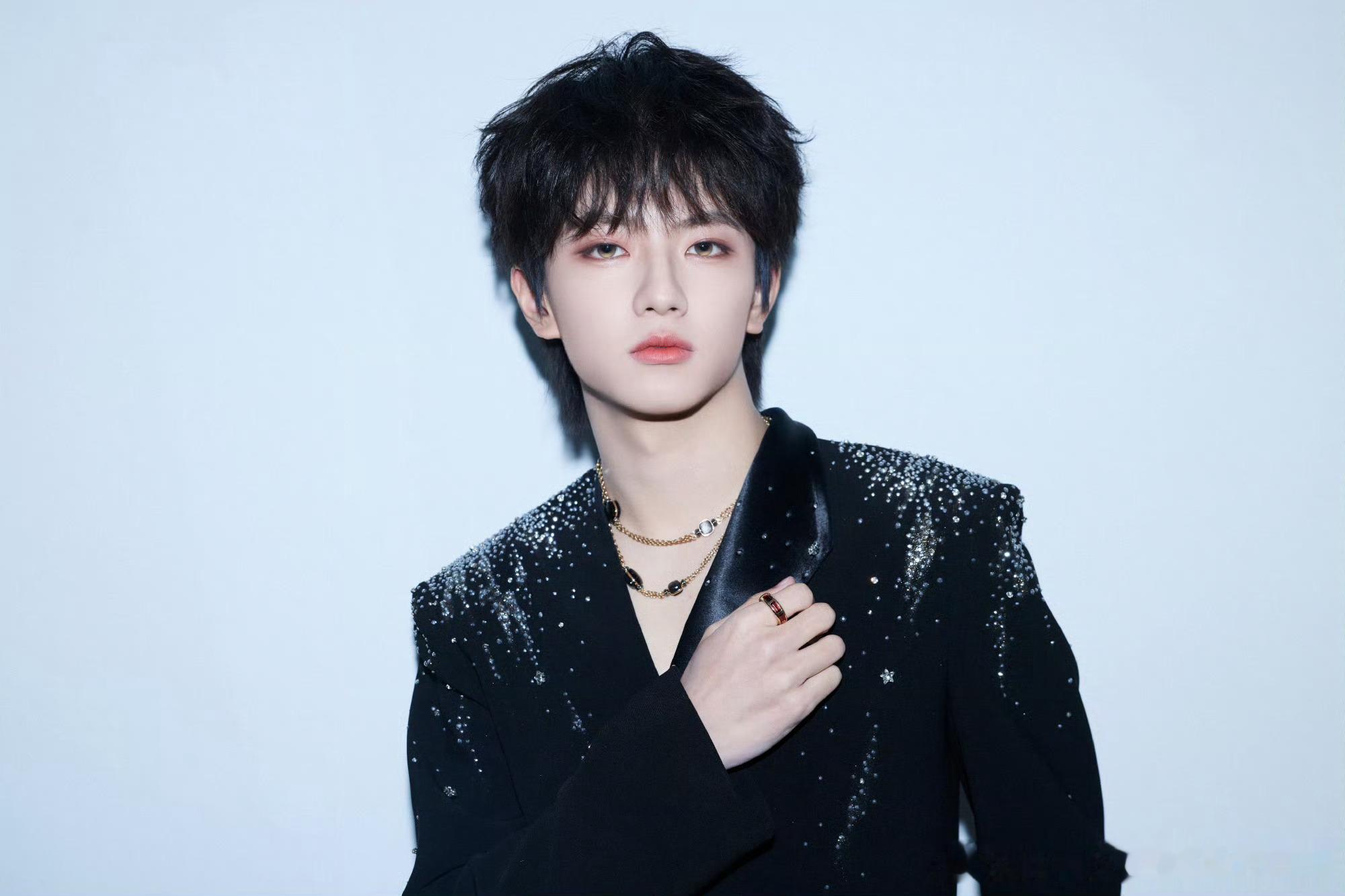 穆祉丞  🐯穆祉丞 镜头核心ace🧡穆祉丞 绝佳甜酷声压rap“你是我永远无