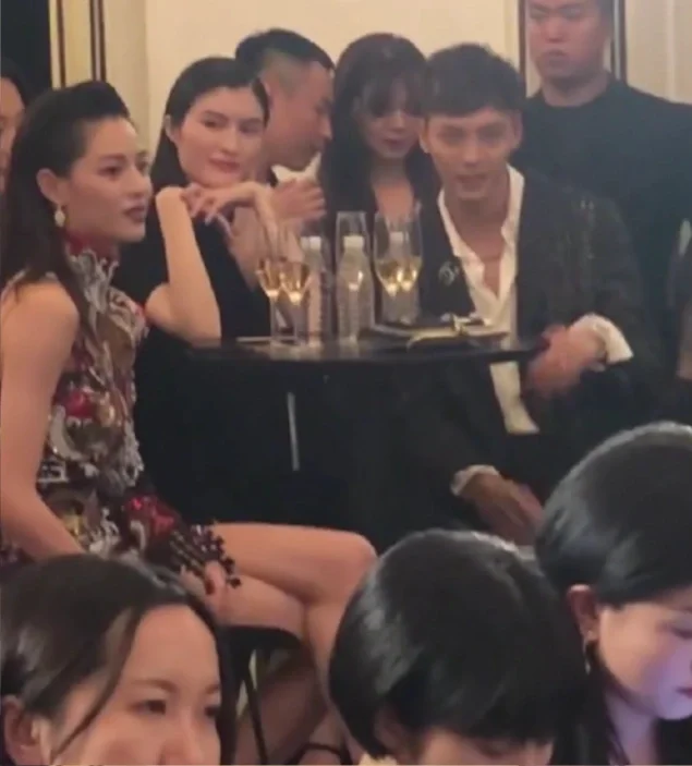 陈伟霆何穗什么时候在一起的