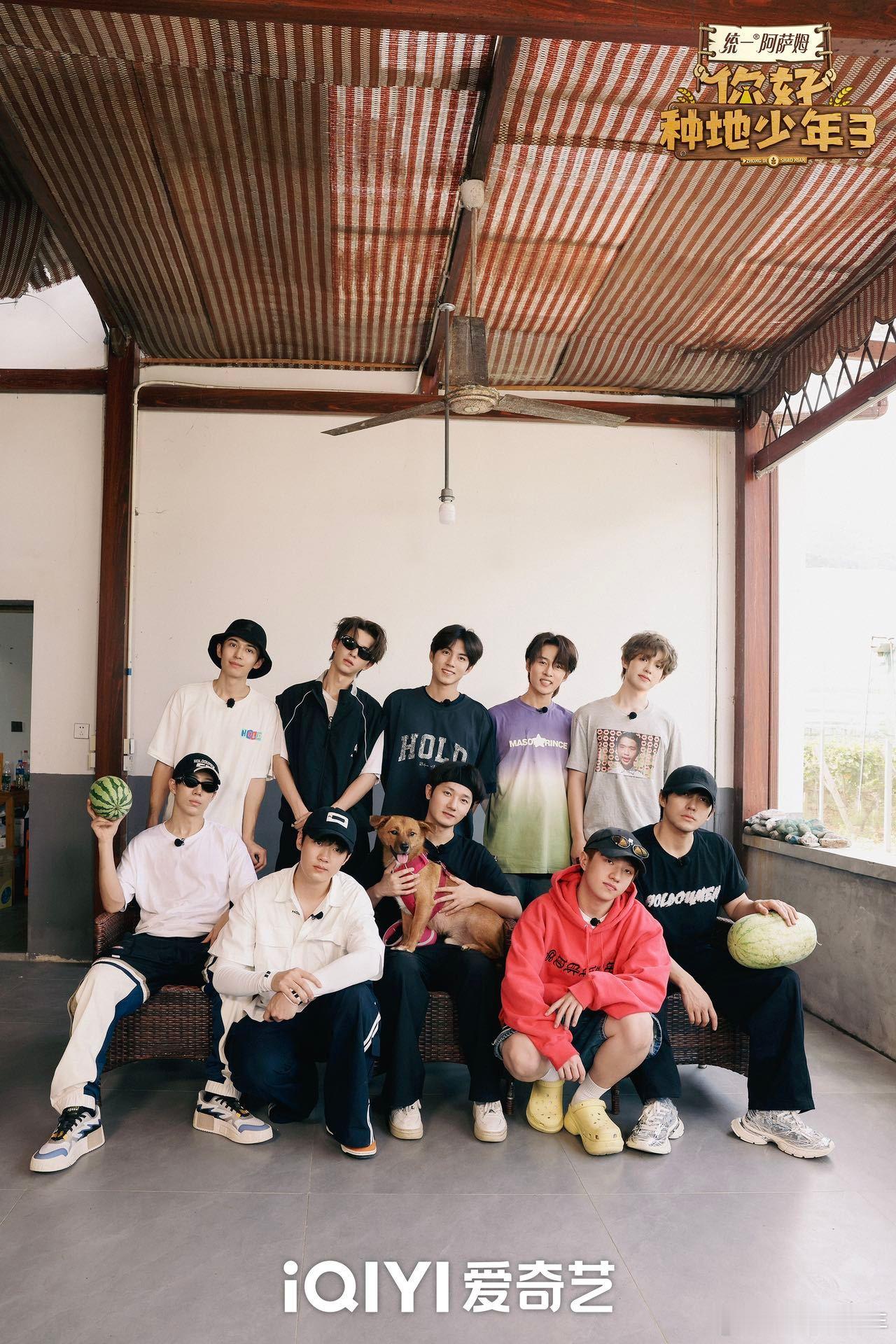 十个勤天 时间的参照物 之前总觉得时间过得快，直到看十个勤天的合照，三年前后歪头