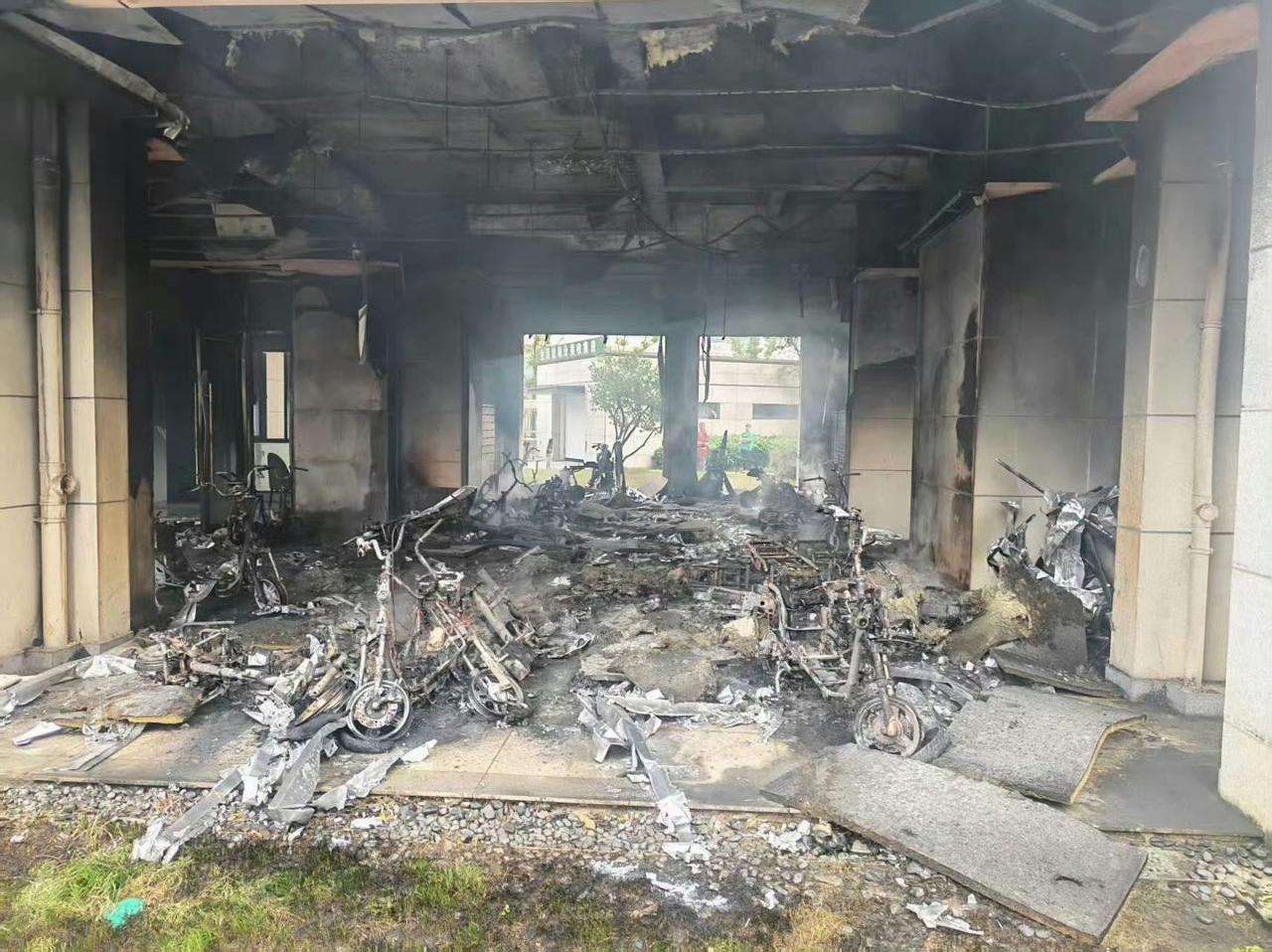 杭州电动车失火，这个位置放电动车整栋楼都有危险