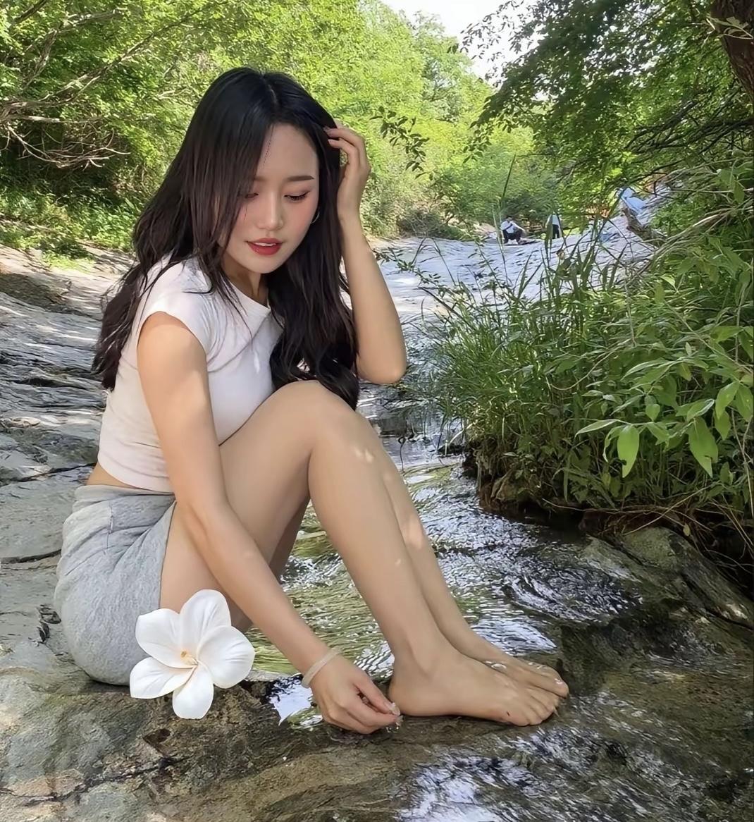 感情里最让人心慌的，往往不是激烈的争吵，而是那些说不清道不明的“不对劲”。当一个