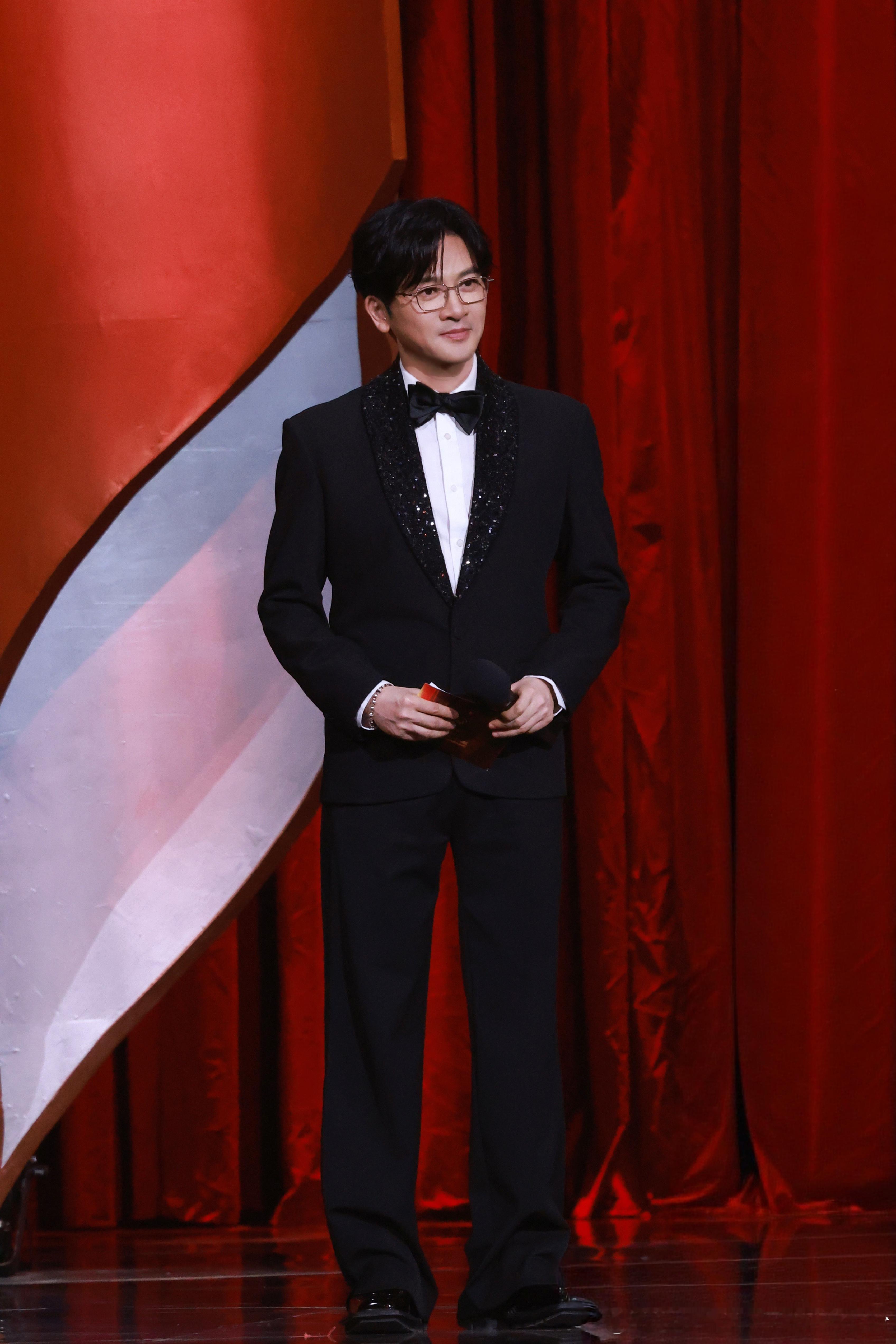 飯拍✨ | 「消失術」重出江湖😆帅的移不开眼了🫣怎么会有人穿西装好看成这样 