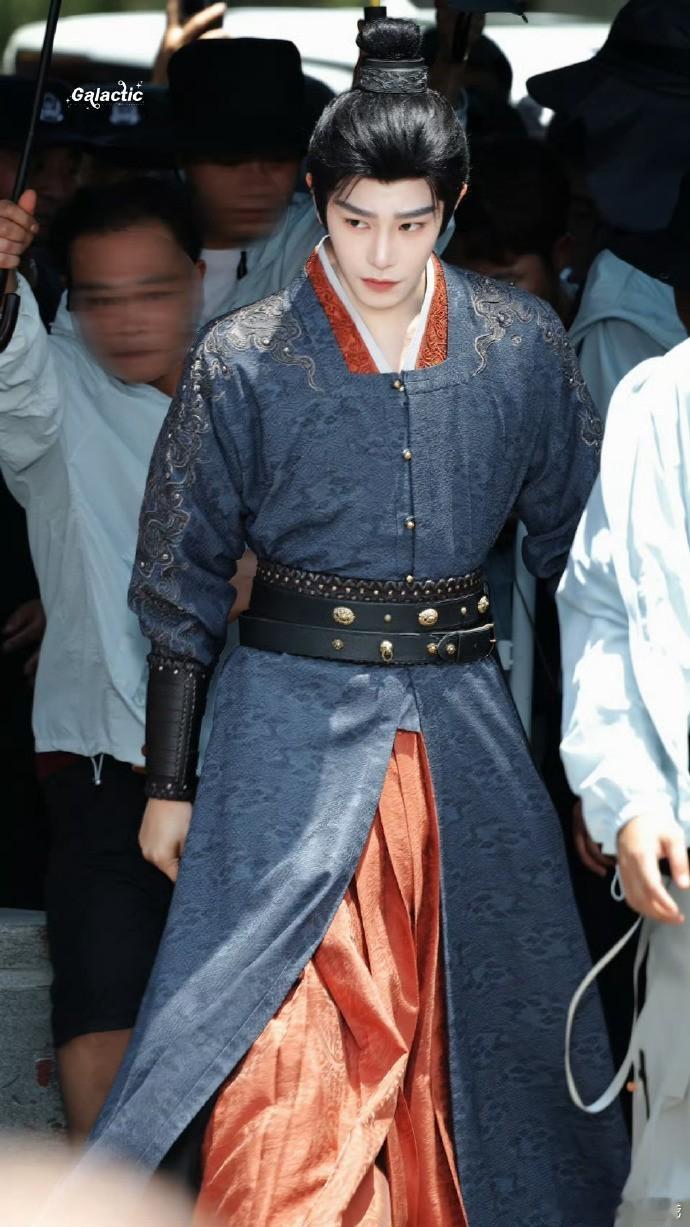丁禹兮主演的新剧《锦绣》开机，期待精彩呈现！ ​​​