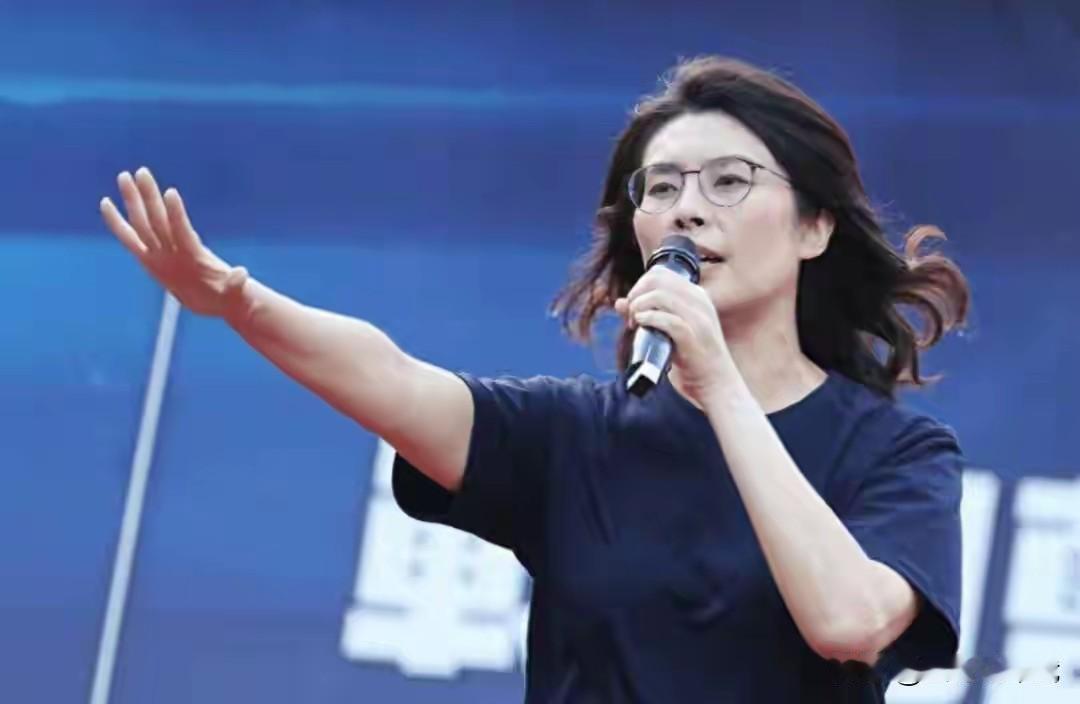 郑丽文：于争议中坚守，为统一勇毅前行

8号，岛内统派社团举办“50年代白色恐怖