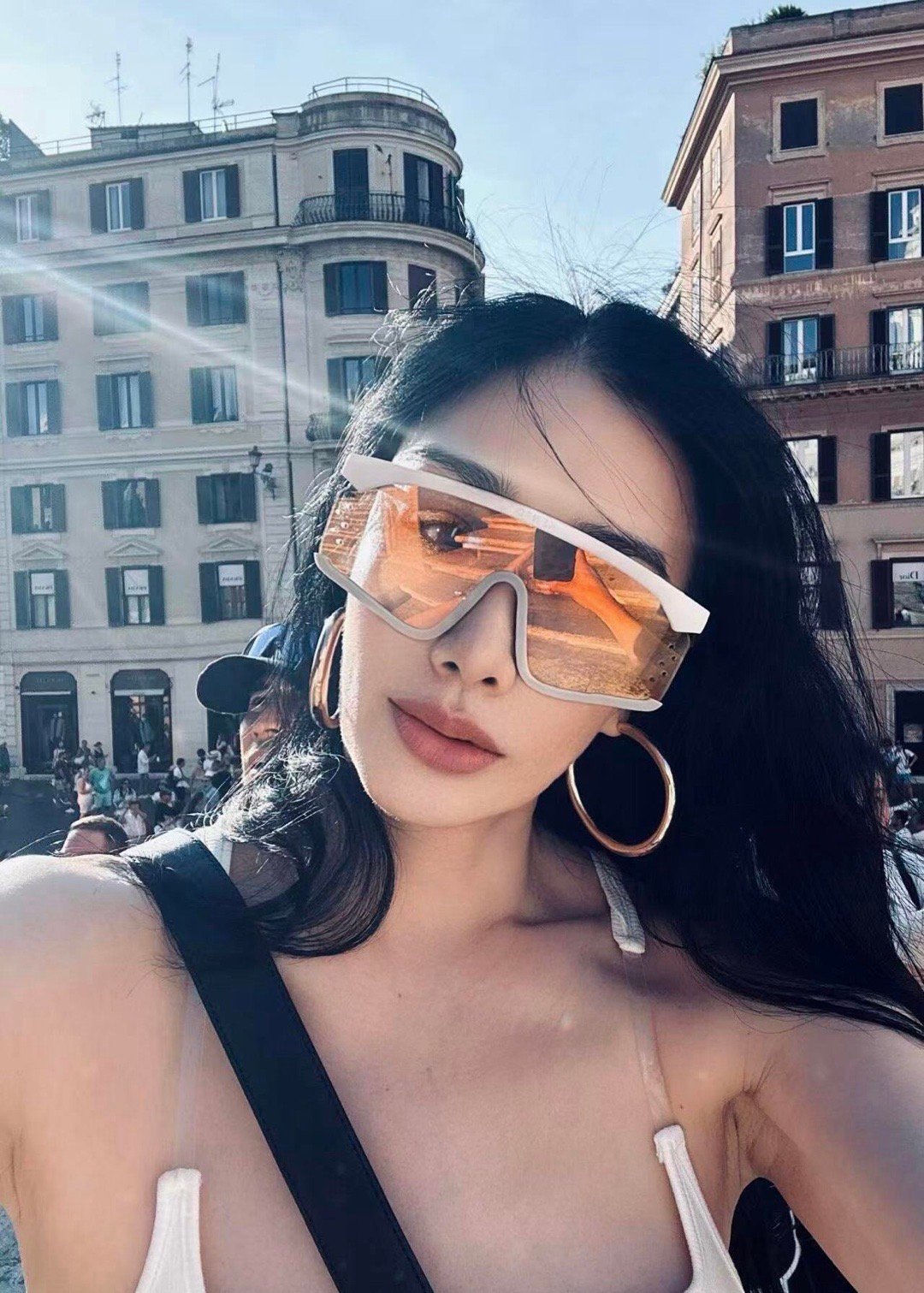 五一的钟丽缇真的好辣！女儿考拉完全遗传了麻麻颜值~ ​​​